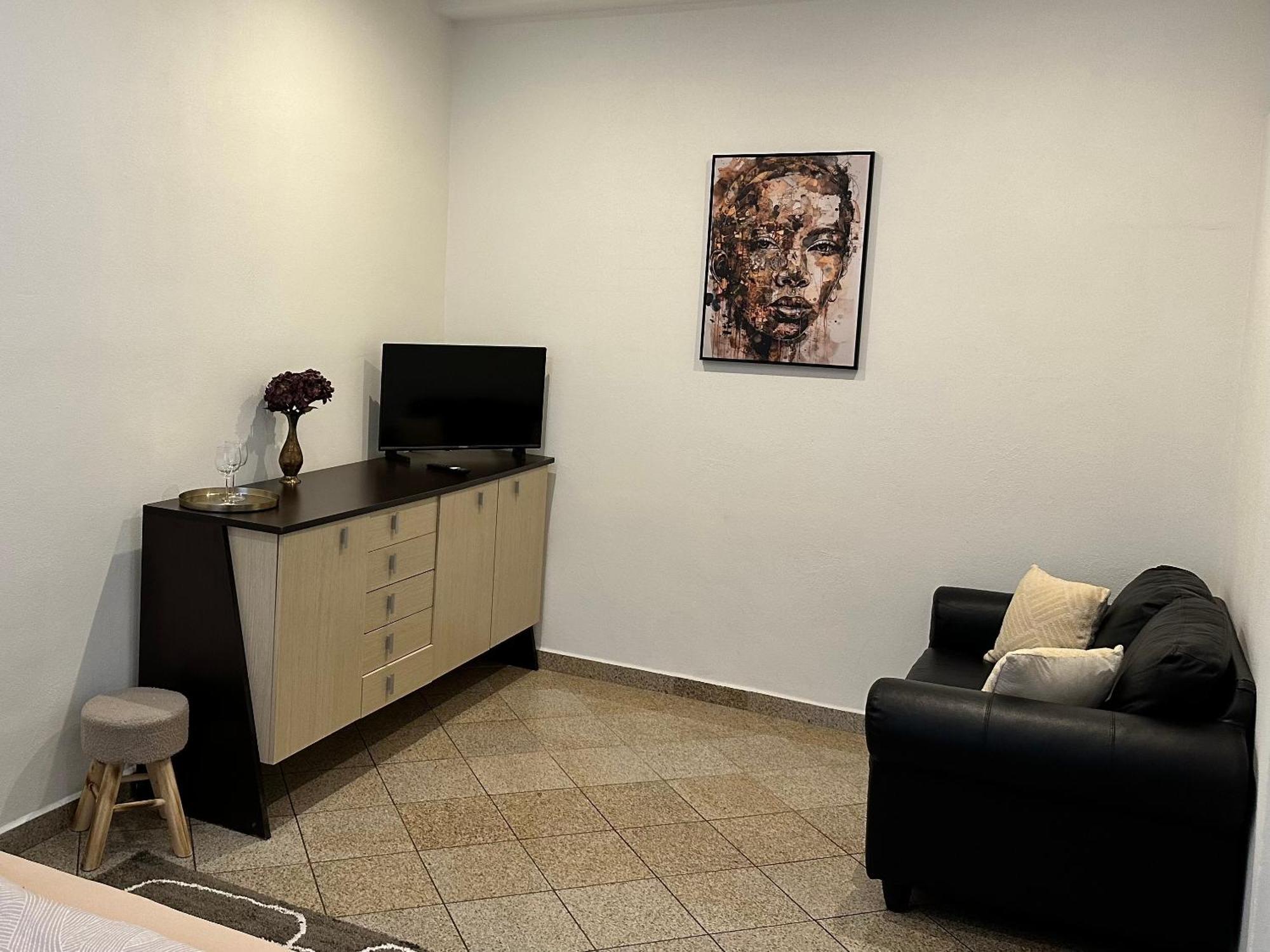 Newly Renovated 2 Rooms Apartment Downtown Нітра Екстер'єр фото
